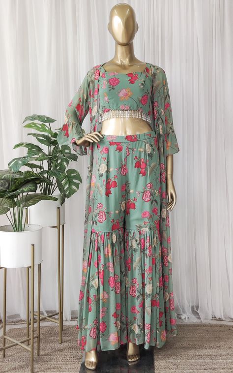 Elegant and beautiful Sharara, Gharara by Label Kanupriya Shop now on www.labelkanupriya.com E-mail us your queries on labelkanupriya@gmail.com #sharara #gotapatti #designer #gharara Sharara Blouse, Designer Gharara, Fabric Styling, Indowestern Dresses, Designer Sharara, Label Kanupriya, Frock Models, Floral Digital Print, Jacket Crop