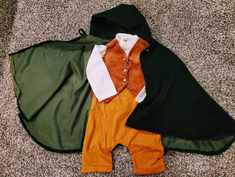 Diy hobbit costume for event/ Halloween. 12mo size Hobbit Costume Diy, Diy Hobbit Costume, Hobbit Costume, Costume Diy, Family Halloween, The Hobbit, Halloween Costumes, Halloween