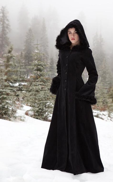 Gothic Coat, Mode Mantel, Fur Lined Coat, Full Length Coat, Long Black Coat, Coat Trends, Long Winter Coats, Long Coat Women, Classic Trench Coat