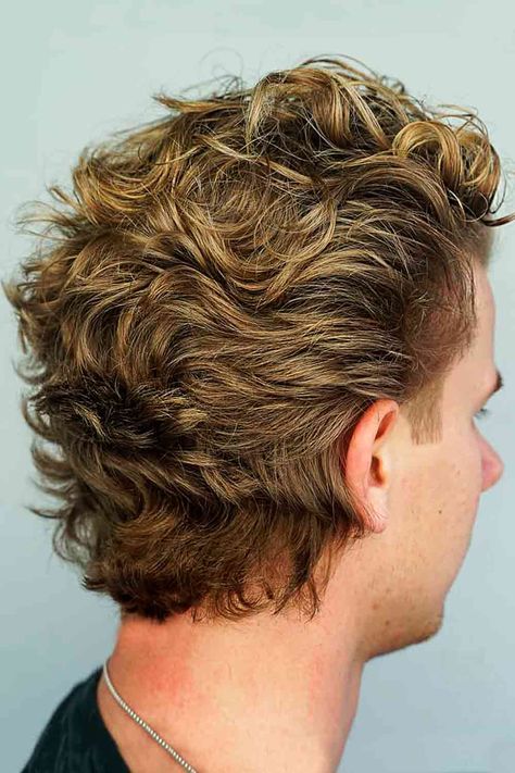 40 New Hairstyles For Men With Wavy Hair - Mens Haircuts Men With Wavy Hair, Flow Haircut, Short Haircuts For Men, Mens Medium Length Hairstyles, Surfer Hair, Tapered Hair, Medium Length Hairstyles, Mens Hairstyles Medium, Wavy Hair Men