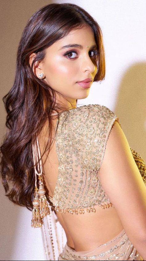 Manish Malhotra Saree, Bollywood Makeup, Suhana Khan, Actors Illustration, Bachelorette Outfits, Manish Malhotra, Bollywood Wedding, Bridesmaid Outfit, Manish