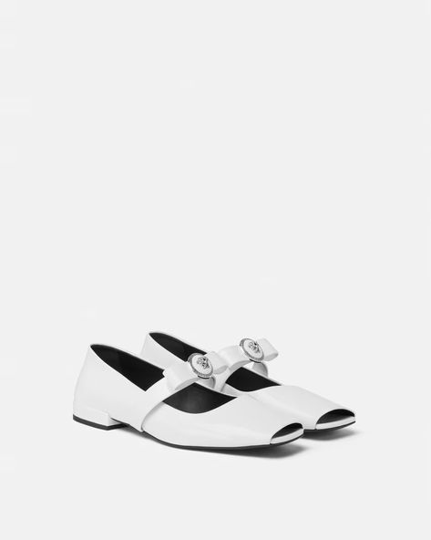 Versace White Heels, Versace Women, Versace Shoes, White Accessories, White Heels, Boutique Online, Aesthetic Grunge, Types Of Metal, Versace