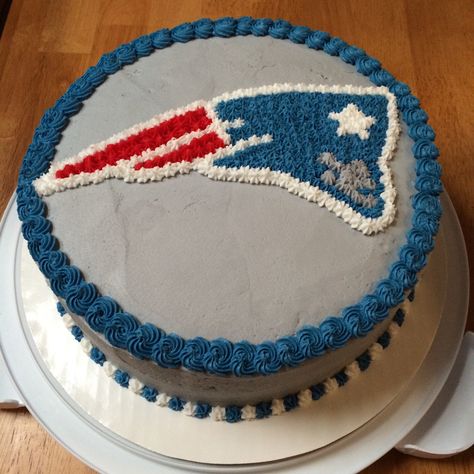 Patriots cake Patriots Birthday Cake, New England Patriots Cake, Patriots Cake, Entertaining Desserts, Husbands Birthday, Patriotic Cake, Patriots Logo, Sport Cakes, Football Cake