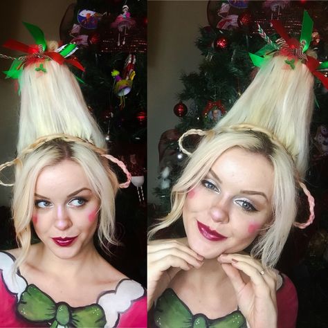 Whoville Christmas makeup and hair Whoville Nose Diy, Whoville Makeup Nose Diy, Grinchmas Brunch, Whoville Makeup Ideas, Whoville Float, Whoville Makeup, Christmas Updos, Whoville Costumes, Holiday Makeup Christmas