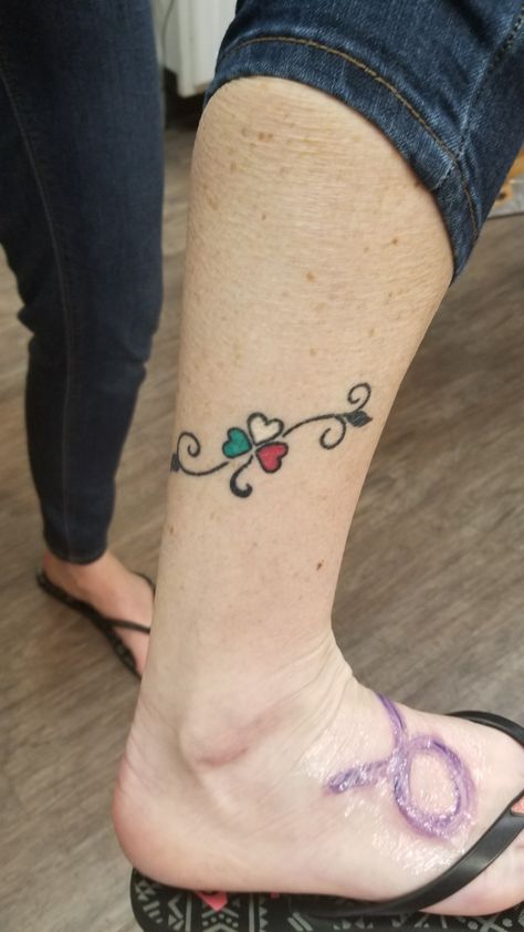 Irish Italian Tattoo, Tat Quotes, Tatted Quotes, Irish Tattoo, Tato Tradisional, Italian Tattoos, Shamrock Tattoos, Irish Tattoos, Aesthetic Tattoos