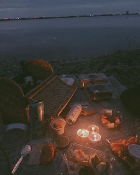 Candle Lit Picnic Night, Late Night Picnic Aesthetic, Halloween Picnic Aesthetic, Dark Picnic Aesthetic, Summerween Picnic, Night Picnic Aesthetic, Stargazing Picnic, Skylar Aesthetic, Witchy Picnic