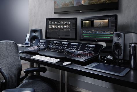 Blackmagic Design: DaVinci Resolve 12 Compare Video Editing Studio, Editing Studio, Editing Suite, Recording Studio Design, Music Studio Room, Blackmagic Design, Animated Videos, Home Recording Studio, 3d Figures