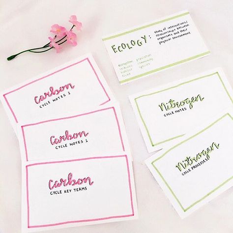 This is such a cute way to title the fronts of your flashcards! Flashcard Organization, Notecards Study, Notes Inspo, School Study Ideas, Study Cards, Study Flashcards, College Organization, Study Ideas, Study Organization