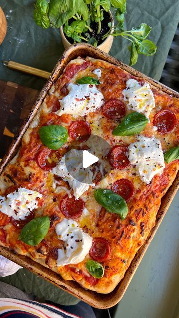 Skylar Sokolowski on Instagram: "EASY FOCACCIA PIZZA🍕😮‍💨turning my no knead focaccia recipe into PIZZA just in time for the super bowl 🤝 perfect game day recipe (or honestly whenever!!) 

Recipe 
- First, start by whisking together 2 & 1/4 tsp of active dry yeast (1 packet) with 1/2 cup of warm water & 1 tsp of cane sugar in a large mixing bowl.
- Then, add 3 cups of flour, 1 cup of warm water, 1/4 cup of olive oil, and 2 tsp of salt. Mix until a dough forms—it should be pretty sticky.
- Cover with a kitchen towel and place somewhere warm for an hour. I like to turn my oven on low and place the bowl on top of the oven! The dough should double in size after an hour.
- After that hour, mix the dough once more.
- Grab a quarter sheet pan (13 x 9) and coat it in olive oil.
- Pour the dough Sourdough Appetizers, No Knead Focaccia, Easy Focaccia, Focaccia Pizza, Active Dry Yeast, Italian Dinner Recipes, Focaccia Recipe, Recipe Sheets, Sourdough Discard