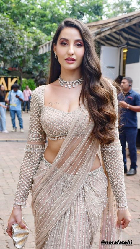 Engagement Saree, Bollywood Designer Sarees, Nora Fatehi, Stylish Women Fashion, Hot Women Dress, Indian Models, Indian Attire, Bollywood Celebrities, Indian Beauty Saree