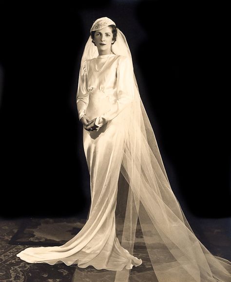 1930s Wedding Photos, Vintage 1920s Wedding Dress, Wedding Dress 1930, 1930 Wedding Dress, 1900s Wedding Dress, 40s Bride, 1930s Wedding Dresses, 1910s Wedding Dress, Vintage Wedding Dress 1950s 1940s