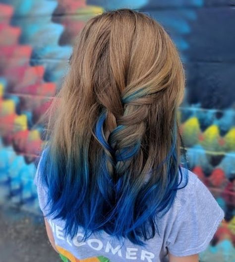 25 Examples of Blue Ombre Hair Colors Trending in 2019 Hair Colors Trending, Blue Tips Hair, Royal Blue Hair, Blue Ombre Hair, Dip Dye Hair, Brown Ombre Hair, Hot Hair Colors, Hair Color Light Brown, Hair Color Blue