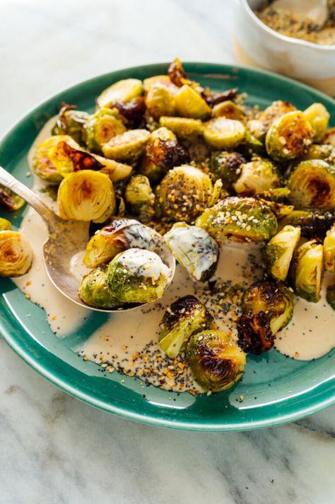 Brussel Sprout Recipes Roasted, Creamy Cauliflower Soup, Roasted Sprouts, Everything Bagel Seasoning, Homemade Spice Blends, Bagel Seasoning, Roasted Brussels Sprouts, Brussels Sprouts Recipe, Tahini Sauce