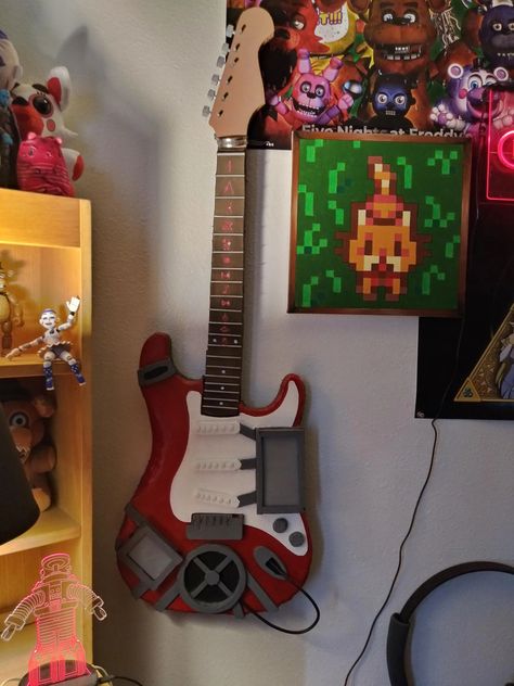 Sally Face Electric Guitar, Sally Face Guitar Symbols, Sally Face Room Decor, Guitar Ideas Decoration, Sal Fisher Guitar, Sally Face Gameboy, Cosplay Room Ideas, Sally Face Guitar, Sallyface Cosplay