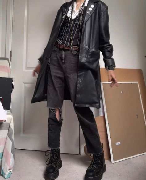 Victorian Emo Outfit, Emo Alt Aesthetic, Punk Layered Outfits, Nonbinary Witch Outfit, Punk Acedamia Outfits, Witch Fashion Men, Masc Tradgoth, Alt Fashion Masc, Goth Punk Outfits Men