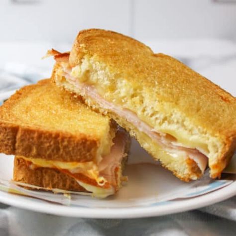 Air Fryer Turkey Sandwich - BeeyondCereal Turkey Bacon Ranch Sandwich, Sandwich Melt, Turkey Bacon Ranch, Ranch Sandwich, Ninja Airfryer, Sandwich Melts, Turkey Melt, Buttered Bread, Air Fryer Turkey