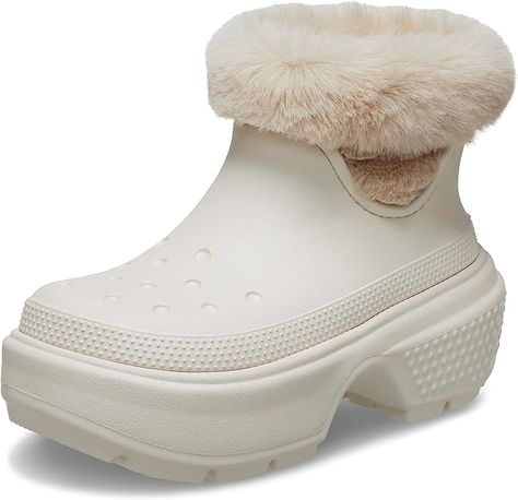 These Croc winter boots are to die for! Fully lined for warmth AND you can still add Jibbitz #AD Stylish Winter Boots, Wip Bag, Crocs Boots, Men's Beanies, Saltwater Sandals, Crocs Classic Clogs, Sandals Brands, Flat Espadrilles, Work Shoes