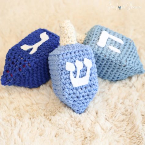 Crochet Dreidel Pattern, Chanukah Crochet Patterns, Crochet Hanukkah Patterns, Jewish Crochet Patterns Free, Hanukkah Crochet Patterns, Hannukah Crochet Patterns, Crochet Dreidel, Crochet Hanukkah, Hanukkah Crochet