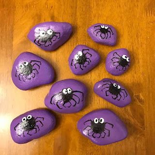 Halloween Painted Rocks, Purple Rocks, Paint Rocks, Painted Rock Animals, Halloween Rocks, Happy Stones, Painted Rocks Kids, Painted Rocks Craft, Painted Rocks Diy