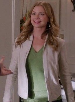 Emily Outfits, Revenge Fashion, Amanda Clarke, Emily Thorne, Van Camp, Sharon Carter, Emily Vancamp, Collarless Jacket, Tv Show Outfits