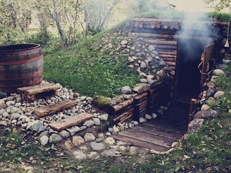 Sweat Lodge, Sauna Diy, Village Photos, Finnish Sauna, Sauna Design, Outdoor Bath, Outdoor Sauna, Sauna Room, Outdoor Spa