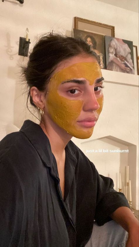 Glass Skin Routine, Vitamin C Face Mask, Face Mask Aesthetic, Turmeric Face, Mask Aesthetic, Skincare Facial, Turmeric Face Mask, Vogue Beauty, Skin Skincare