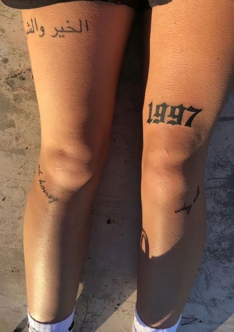 Above The Knee Tattoos, Tattoo Ideas Geometric, Knee Tattoo Ideas, Knee Tattoos, Cute Thigh Tattoos, Tattoos For Black Skin, Leg Tattoos Women, Pretty Tattoos For Women, Stylist Tattoos