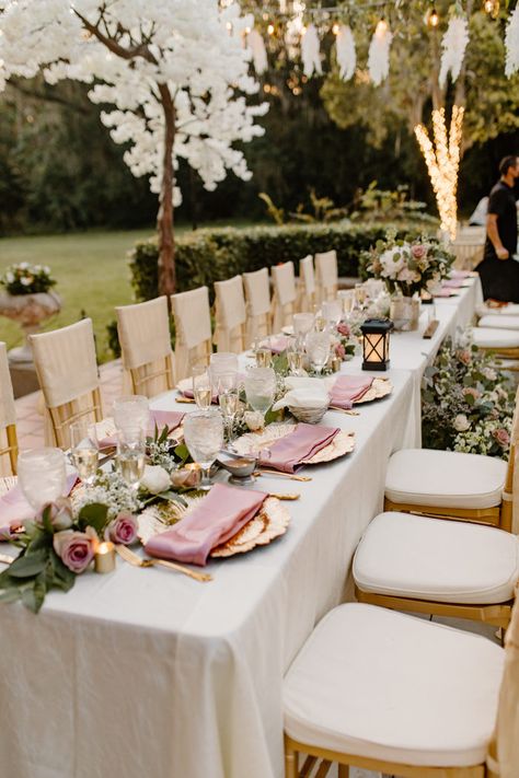 Sage Green Wedding Reception, White And Sage Green Wedding, Puerto Rican Wedding, Garden Party Wedding Reception, Pink Wedding Receptions, Party Wedding Reception, Pink Green Wedding, Pink Wedding Decorations, Pink And White Weddings