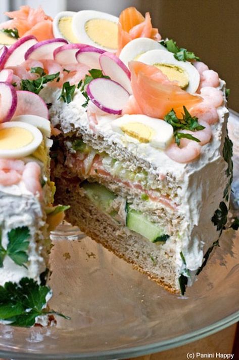 Today I am sharing some gorgeous sandwich cakes. They are so creative and beautifully garnished. They would be ideal for a luncheon or bridal shower. Swedish Sandwich, Sandwich Cakes, Sandwich Torte, Sandwich Cake, Swedish Recipes, Health Desserts, Tea Sandwiches, Best Sandwich, Savoury Cake