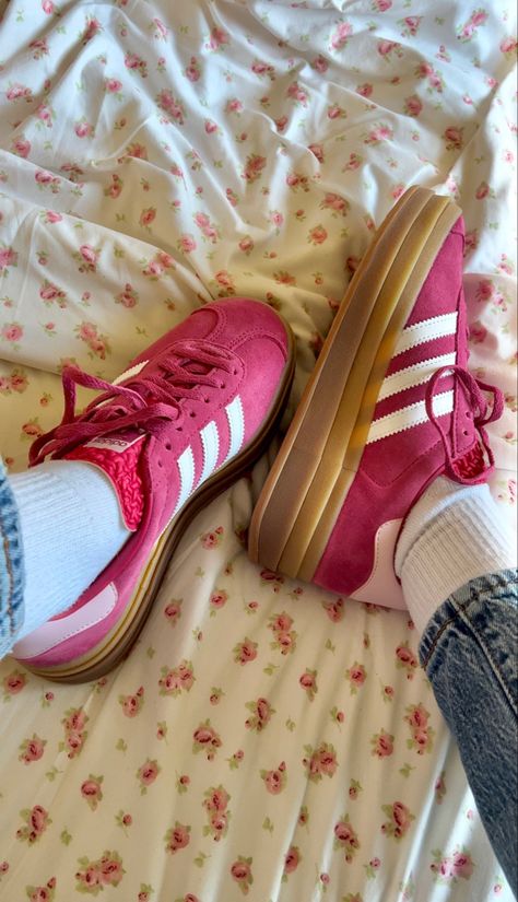 Satellite Stompers, Looks Adidas, Shoe Wishlist, Pretty Shoes Sneakers, Shoe Inspo, Hype Shoes, Pink Shoes, Adidas Gazelle, Swag Shoes