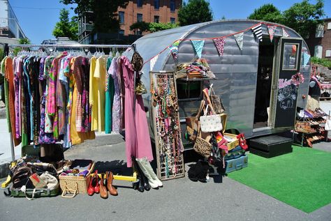 Garage Sale Set Up Ideas, Camper Boutique, Market Trailer, Mobile Fashion Truck, Caravan Shop, Airstream Trailer, Fashion Truck, Mobile Store, Vintage Caravan