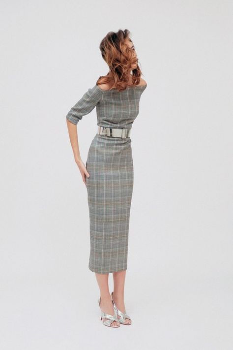 Martin Grant Pre-Fall 2019 Fashion Show Collection Formal Outerwear, Patterns Textiles, Vogue Spring, Pre Fall Fashion, Martin Grant, Elegant Outfit Classy, Fashion Pieces, Plaid Fashion, Vogue Runway