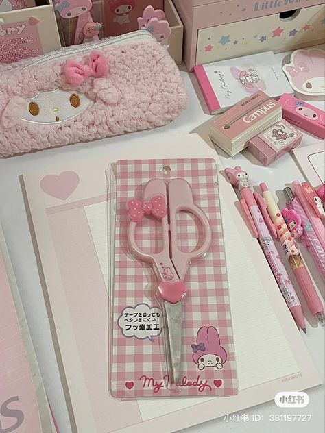 Pink Organization Aesthetic, Cutecore School Supplies, Sanrio Stationary, Pink Stationary, Pink Study, Pink Academia, Pretty School Supplies, Romanticize School, Stationary School Supplies