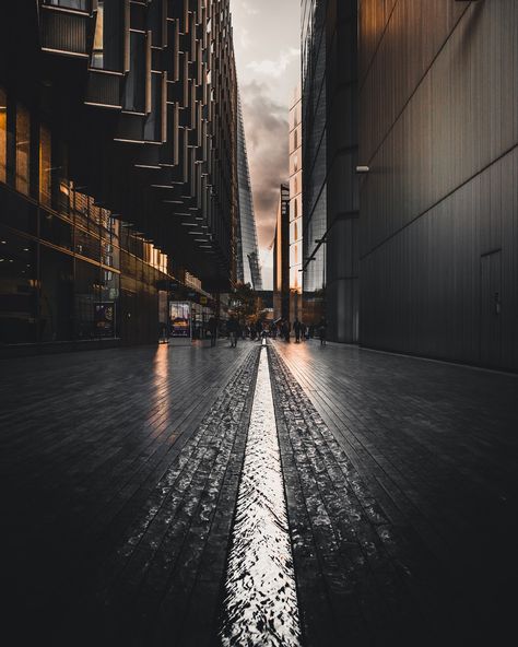 Leading Lines photo by Luke Stackpoole (@withluke) on Unsplash Leading Lines, Line Photography, Bangkok Hotel, Bangkok Travel, Downtown New York, Walking In The Rain, Rule Of Thirds, Photography Basics, Photography Education