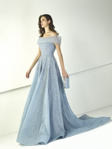 Tony Ward RTW Spring/Summer 2018 Collection Elegant Blue Dress, Wedding Dress Crafts, Spring Skirt, Chanel Cruise, Tony Ward, Fashion Gowns, Skirt Trends, Fashion 2024, Wedding Dresses Unique