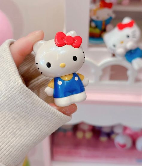 How To Make Clay, Cute Clay, Hello Kitty Items, Polymer Clay Charms, Molding Clay, Clay Charms, Clay Projects, Clay Pottery, Crafts To Do