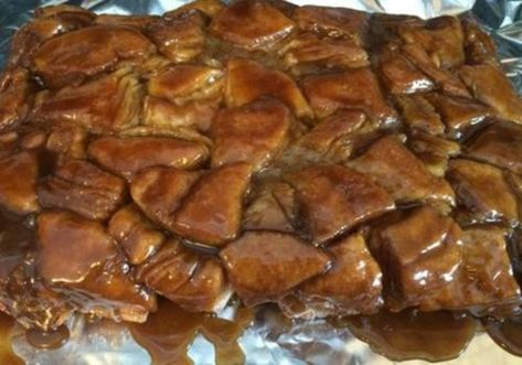 Holiday Monkey Bread, Biscuit Monkey Bread, Caramel Monkey Bread, Homemade Monkey Bread, Monkey Bread Recipe Easy, Easy Monkey Bread, Farmers Market Recipes, Baking Items, Roll Recipes