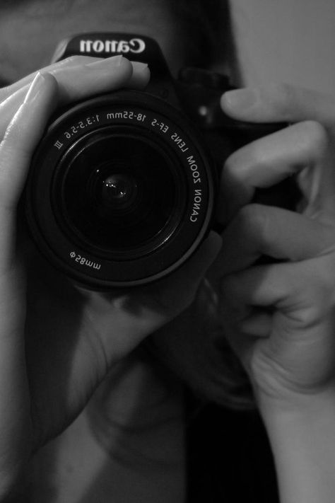 Camera Asthetics Photos, Black And White Photography Aesthetic, Axel Aesthetic, Photographer Wallpaper, Black And White Camera, Photographer Aesthetic, Acoustic Guitar Photography, Photography Hobby, My Future Job