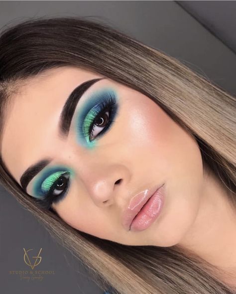 Semi Cut Crease, Cut Crease, Makeup Ideas, Makeup, Make Up Ideas, Make Up