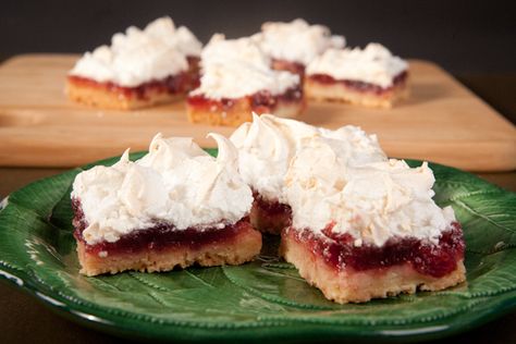 Oatmeal Cookie Bars Easy, Meringue Bars, Meringue Cookie, Raspberry Meringue, Raspberry Oatmeal, Cookie Bars Easy, Oatmeal Cookie Bars, Sour Cream Cake, Cherry Cake