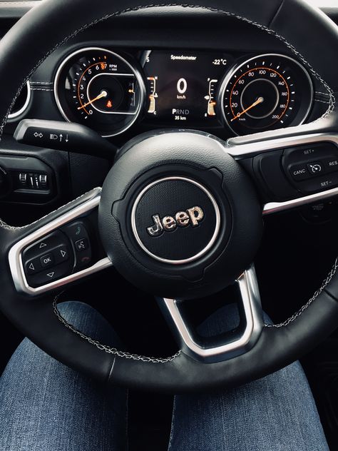 Jeep Grand Cherokee Aesthetic, Jeep Wrangler Diy, Girly Car Accessories, Jeep Wrangler Accessories, Wrangler Accessories, Making A Vision Board, Girly Car, Dream Cars Jeep, Jeep Rubicon