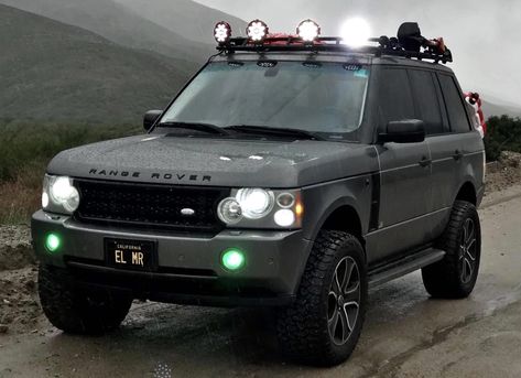 Range Rover Off Road, 2012 Range Rover, Car Rover, Landrover Range Rover, Range Rover Classic, Suv Trucks, Car Hacks, 4x4 Trucks, Offroad Trucks