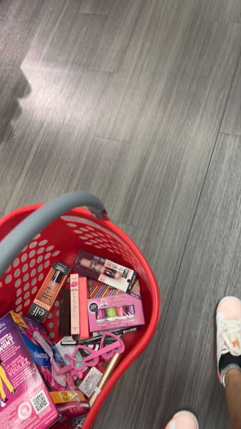 Target Run Aesthetic, Target Cart, Target Basket, Run Aesthetic, Target Run, Pretty School Supplies, Target Haul, Dump Ideas, Bath Body Works Candles