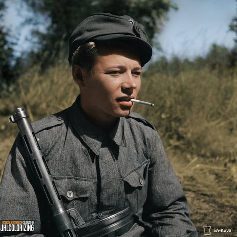 This young Finnish soldier holds Suomi KP in his hand. Harlu, July 26, 1944. Finnish Soldier, The Brave One, Wwii Uniforms, Ww2 Soldiers, Germany Ww2, Ww2 Photos, Colorized Photos, Black And White Photos, Army Soldier