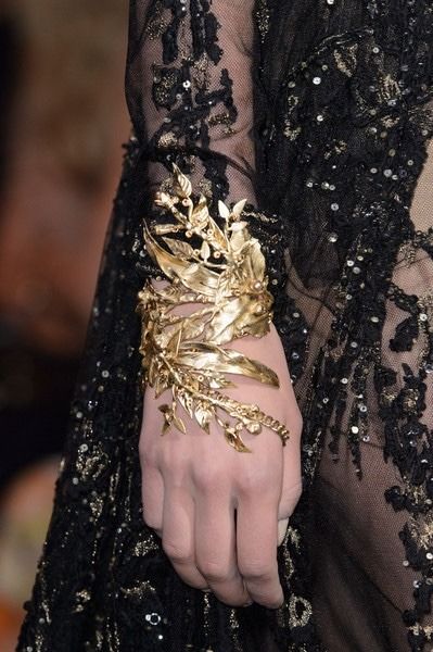 lotrfashion: Bracelet for Thranduil’s wife - Elie Saab Russian Wedding, Ellie Saab, Elie Saab Couture, Black Gold Jewelry, Gold Cuffs, Filigree Design, Hand Jewelry, Fall 2015, Elie Saab