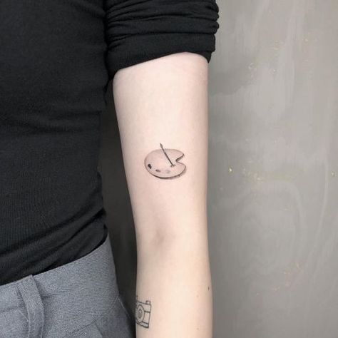 Tattoo For Painters, Painters Tattoo Ideas, Palette Tattoo, Always Tattoo, Artsy Tattoos, Tattoo Minimal, Brush Tattoo, Explore Tattoo, Diamond Tattoos