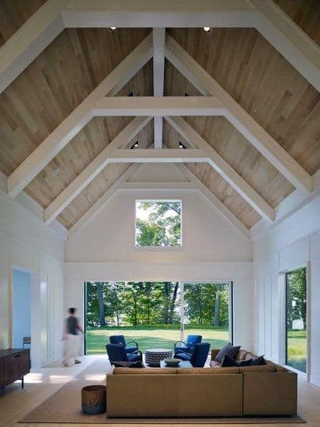 70 Innovative Vaulted Ceiling Ideas for High Vertical Homes High Ceiling Design, Rustic Wood Beams, Ceiling Beams Living Room, Vaulted Ceiling Ideas, Ceiling Painted, Beams Living Room, Shiplap Ceiling, Ceiling Painting, White Beams