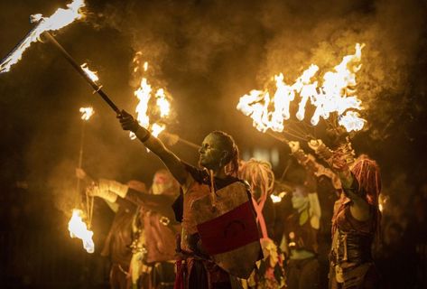 In Pictures: Beltane fire festival returns to Edinburgh - BBC News Celtic Folklore, Fire Festival, Street Image, Celtic Traditions, Celtic Culture, Beltane, National Monuments, Bbc News, Travel Bucket List