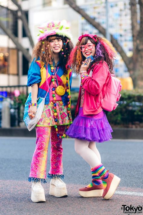 Hadeko Fashion, Lego Backpack, Decora Fashion, Decora Harajuku, Harajuku Decora, Tokyo Style, Pink Pleated Dress, Body References, Monster Hat