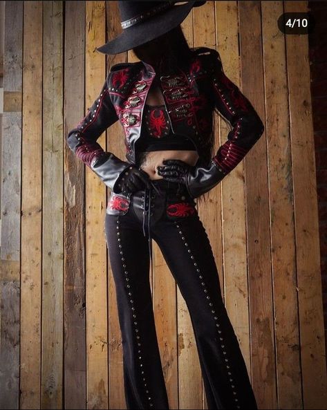 Pirate Aesthetic Fashion, Punk Cowgirl Outfit, Cowgirl Goth Outfits, Neo Gothic Aesthetic, Cowboy Outfit Black, Country Glam Aesthetic, Western Burlesque, Cowboy Outfit Aesthetic, Goth Cowgirl Aesthetic